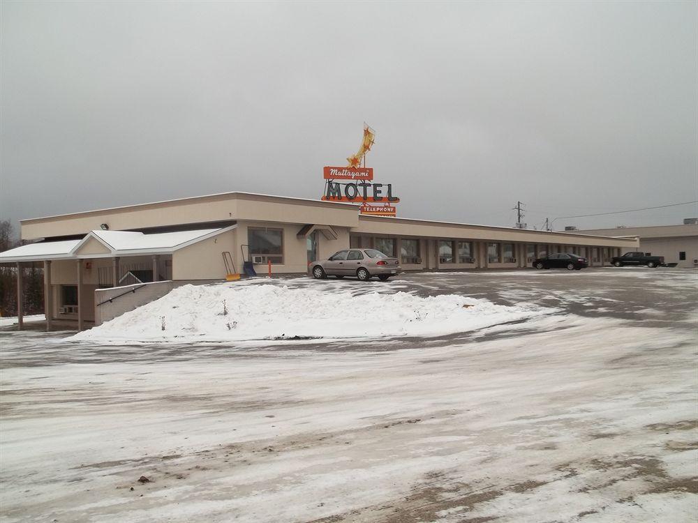 Travelodge By Wyndham Капъскейсинг Екстериор снимка