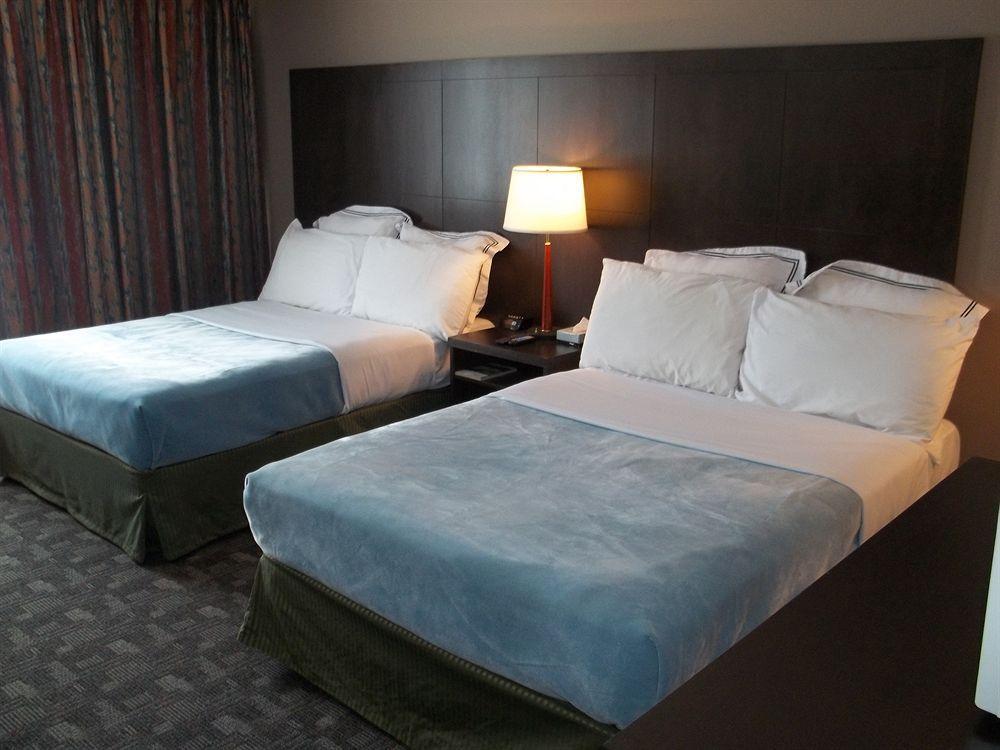 Travelodge By Wyndham Капъскейсинг Екстериор снимка